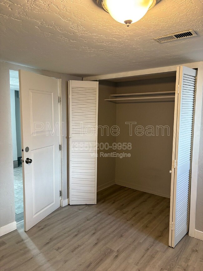 Building Photo - 168 Ross Dr