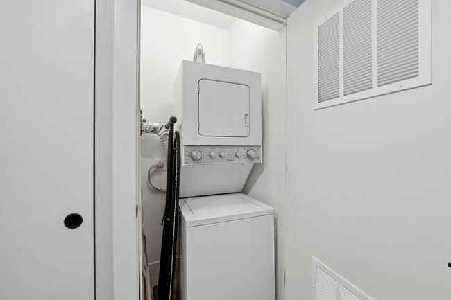 Building Photo - 417 S Dearborn St