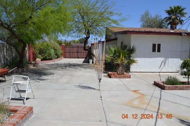 Building Photo - 658 S Palo Verde Dr