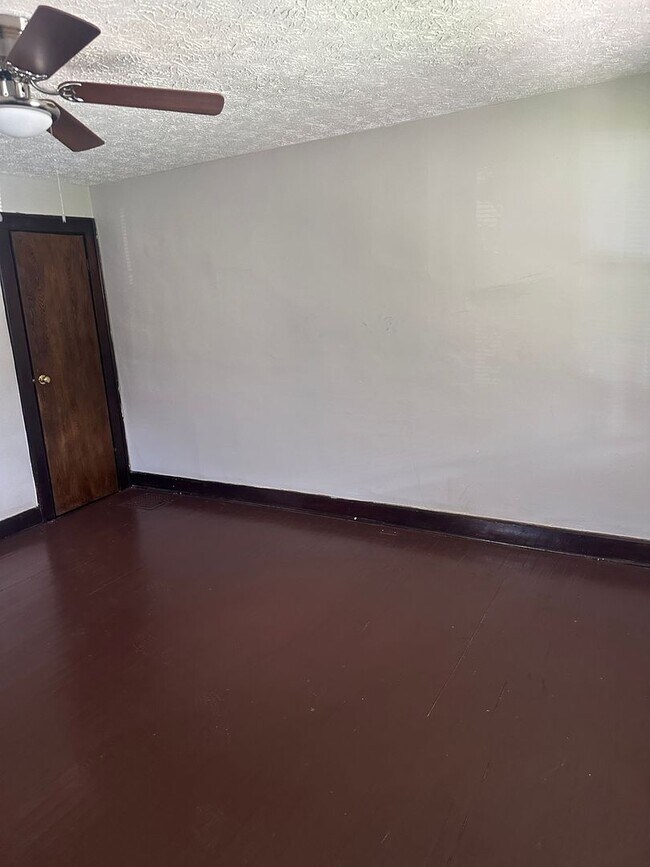 Building Photo - 730 N Bradley Ave