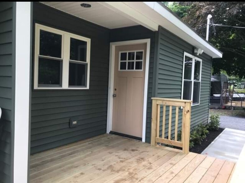 Front porch - 5616 Gardner Rd