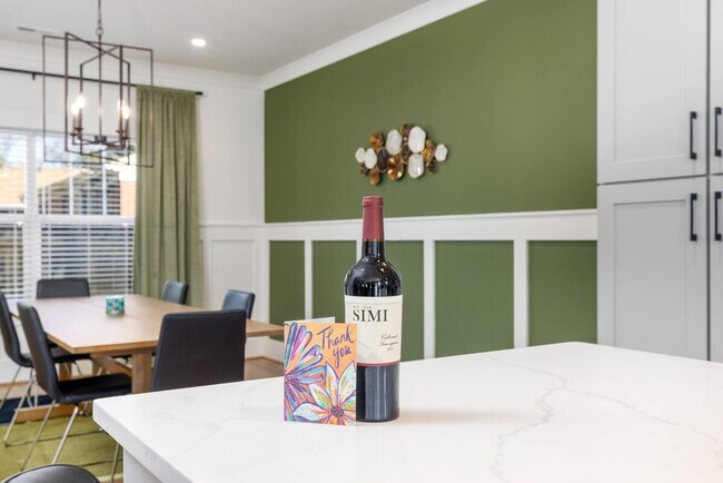 Building Photo - 806 Colorado Ave