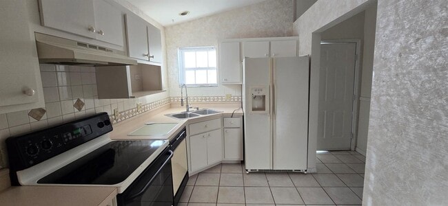 Building Photo - 2315 NE 40th Ave