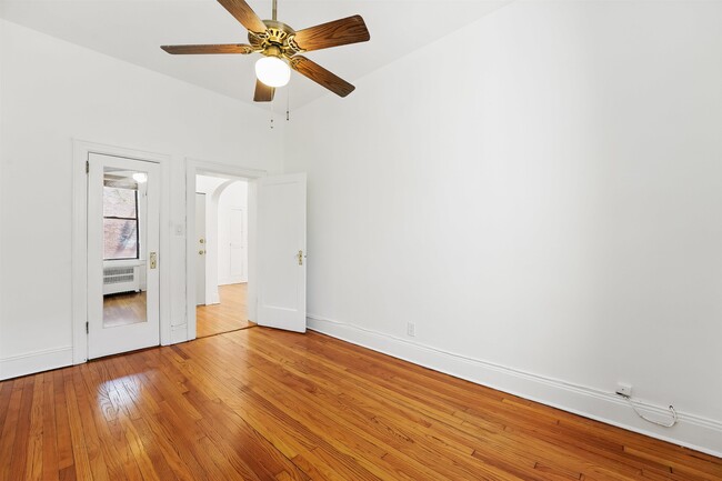 Building Photo - 457 Jersey Ave