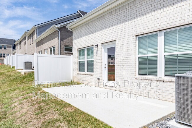 Building Photo - 204 Douglas Bend Rd