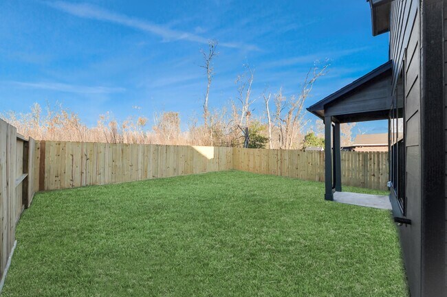 Building Photo - 5531 Nielan St