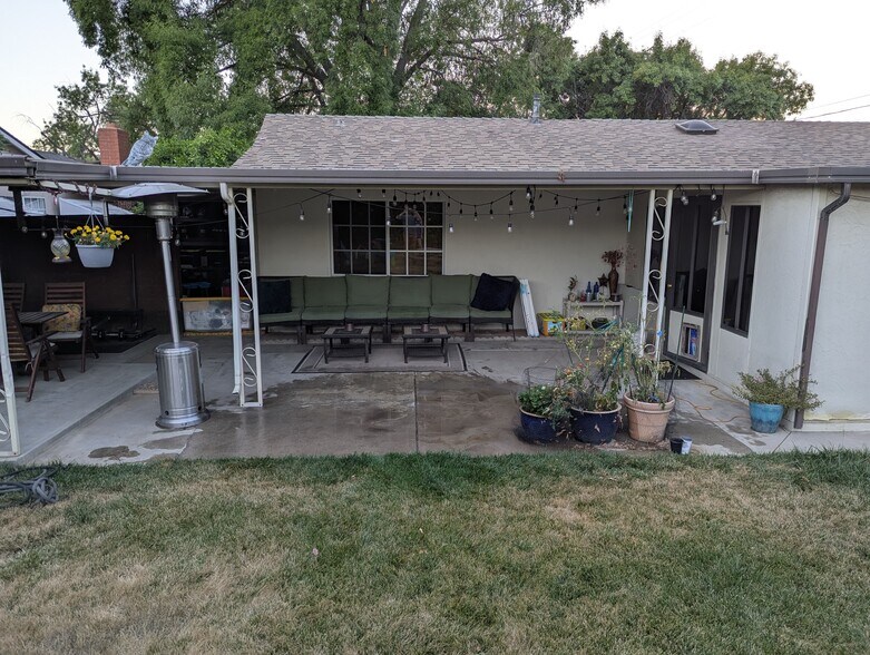 Building Photo - 6532 Peterson Ave