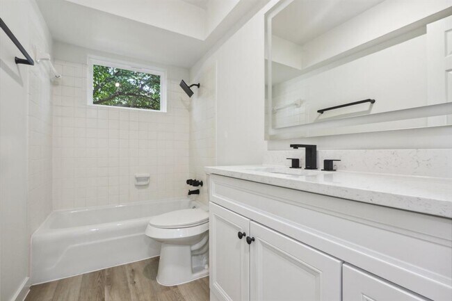 Building Photo - 9807 Kendal Dr