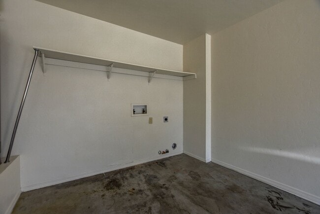 Building Photo - 6284 N Buckboard Dr