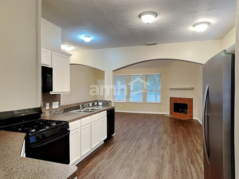 Building Photo - 38011 W Sulphur Creek Dr