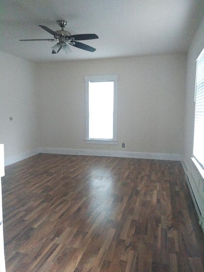 Building Photo - 704 E California Ave