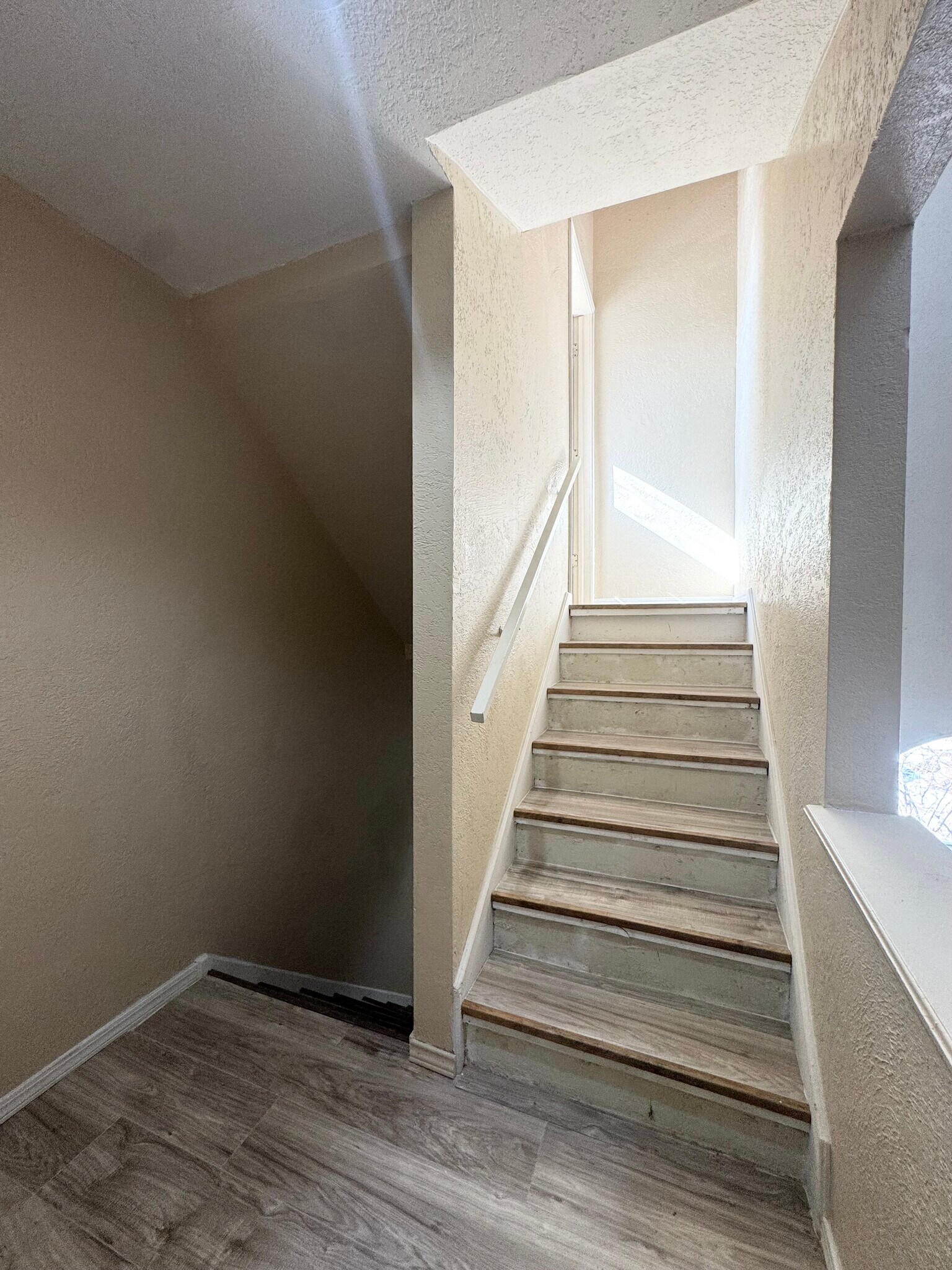 Building Photo - 401 NE 115th St