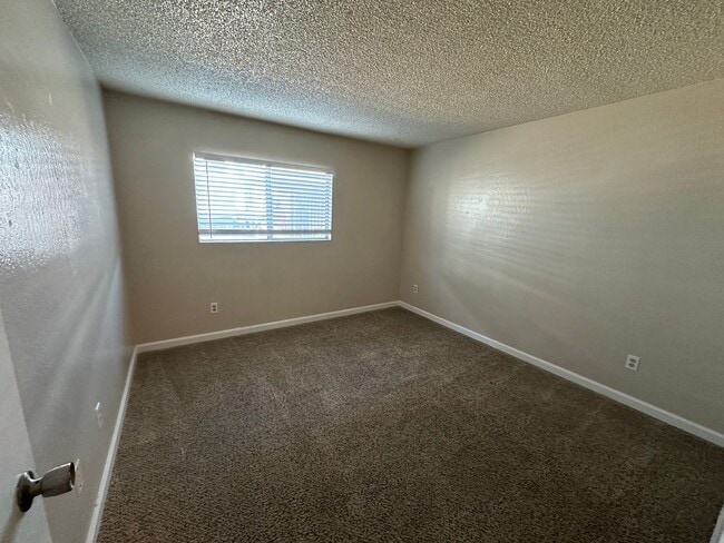 Building Photo - 750 Plumas St