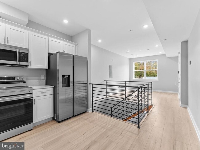 Building Photo - 1682 N 54th St