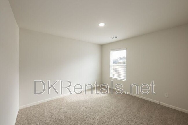 Building Photo - 261 Barnwood Ln