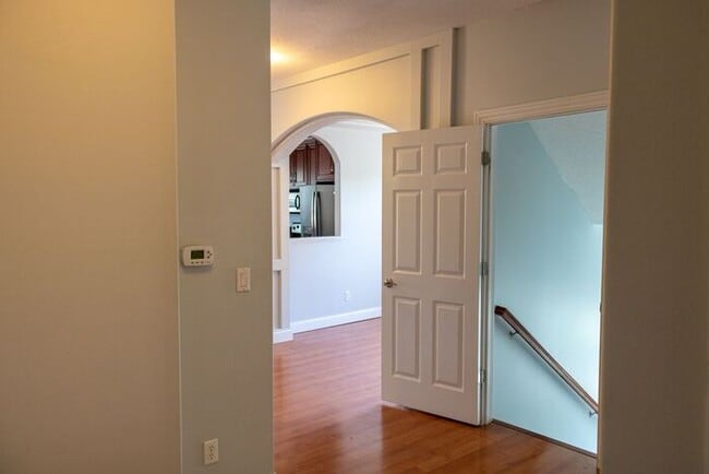Building Photo - $2,400 | 3 Bedroom, 3.5 Bathroom Multi Flo...
