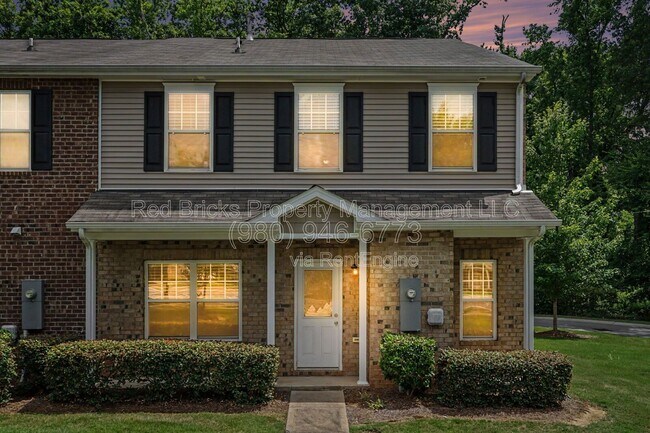 Building Photo - 10420 Benfield Rd