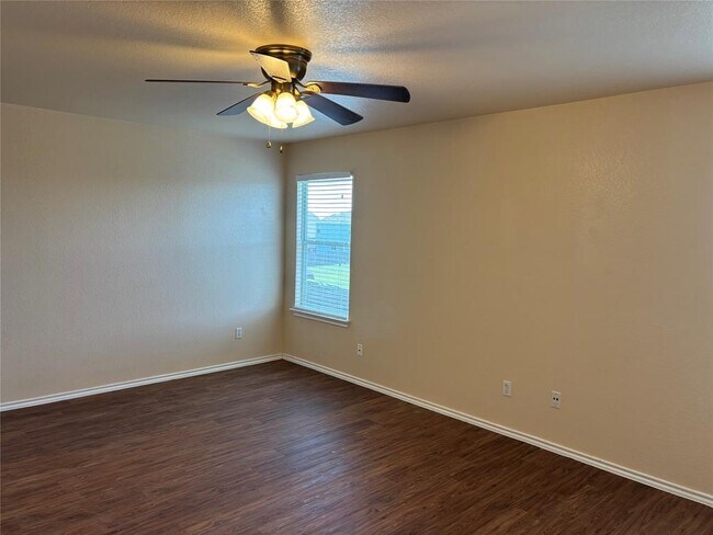 Building Photo - 12840 St Mary Dr