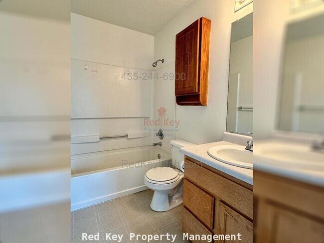 Building Photo - 410 W Single Family Home