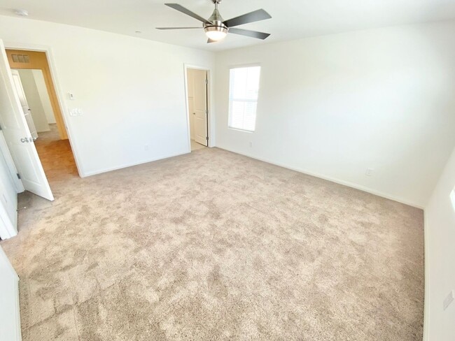 Building Photo - STUNNING BRAND NEW 3 BEDROOMS 2.5 BATHROOMS TWO STORY TOWNHOUSE WITH 2 CAR GARAGE