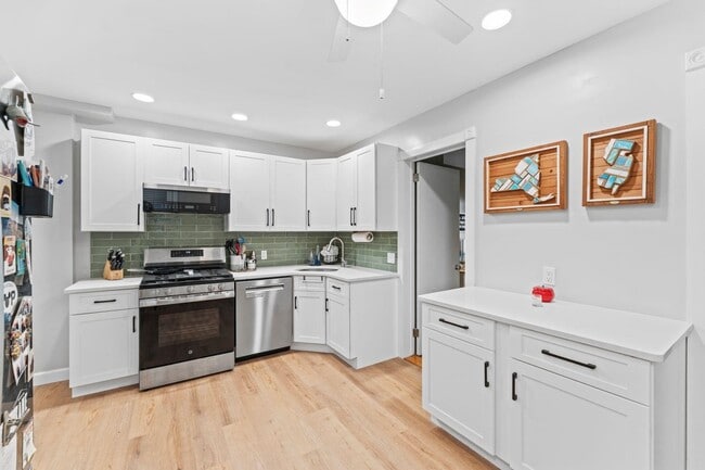 Building Photo - 44 BOORAEM Ave