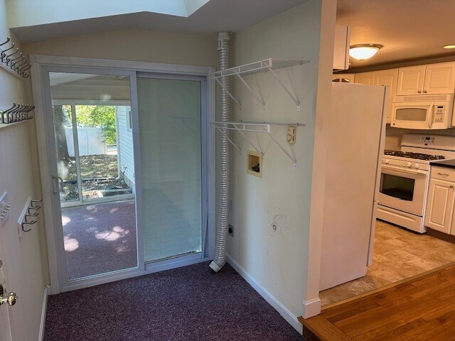 Building Photo - 25 Mountain Rd