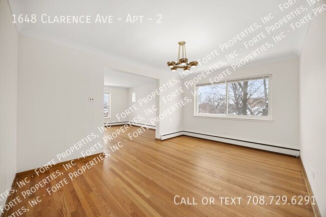 Building Photo - Massive 4-Bed, 2-Bath Apartment in Berwyn ...