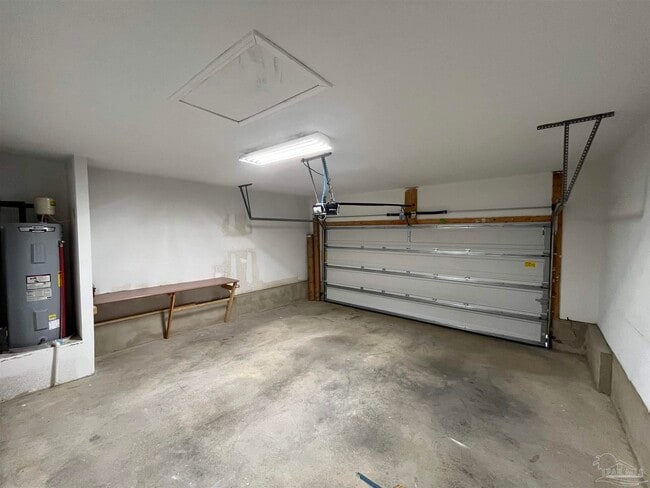 Building Photo - 5789 Guinevere Ln