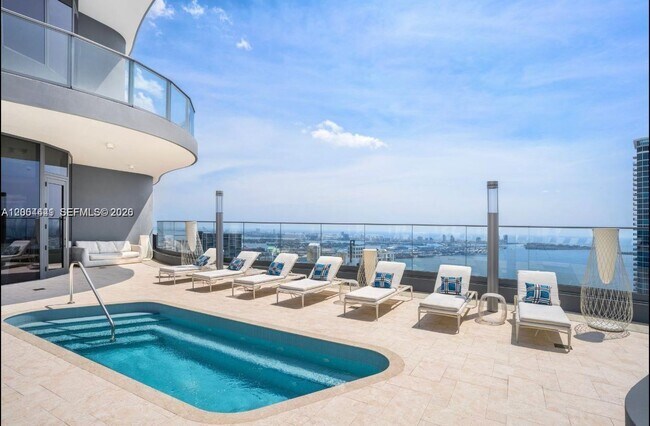 Building Photo - 1000 Brickell Plaza