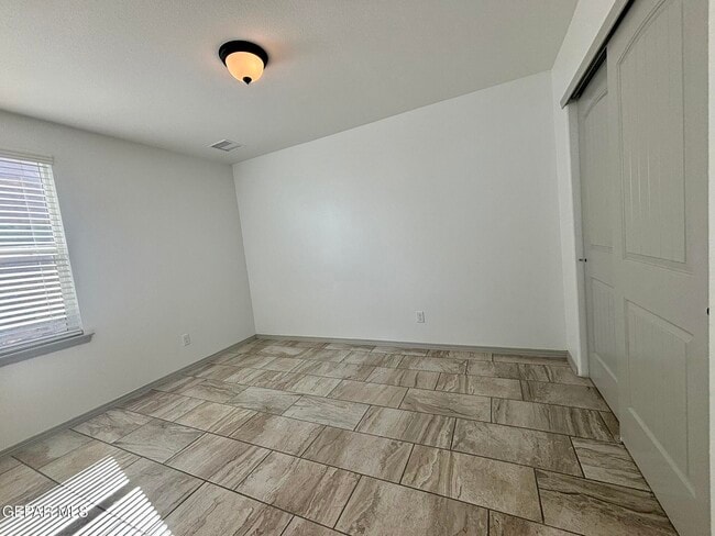 Building Photo - 4828 Marisabel Azcarate St