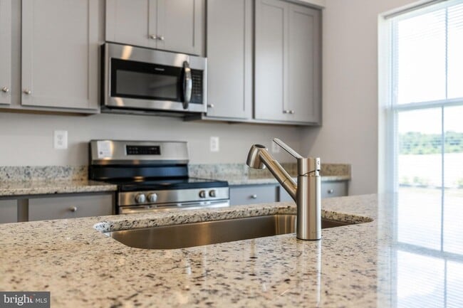 Building Photo - 105 Milburn Dr