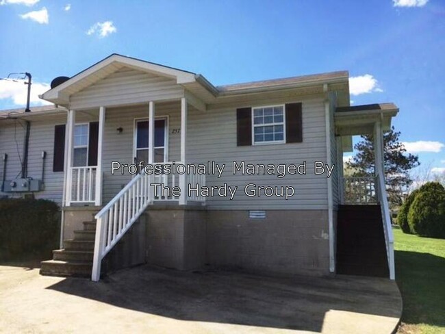 Primary Photo - 257 Sunshine Cir