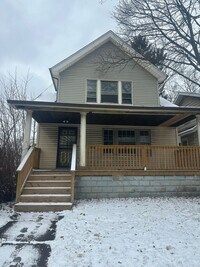 Building Photo - 3908 E 123rd St