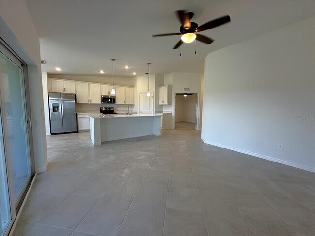 Building Photo - 14271 Heritage Landing Blvd
