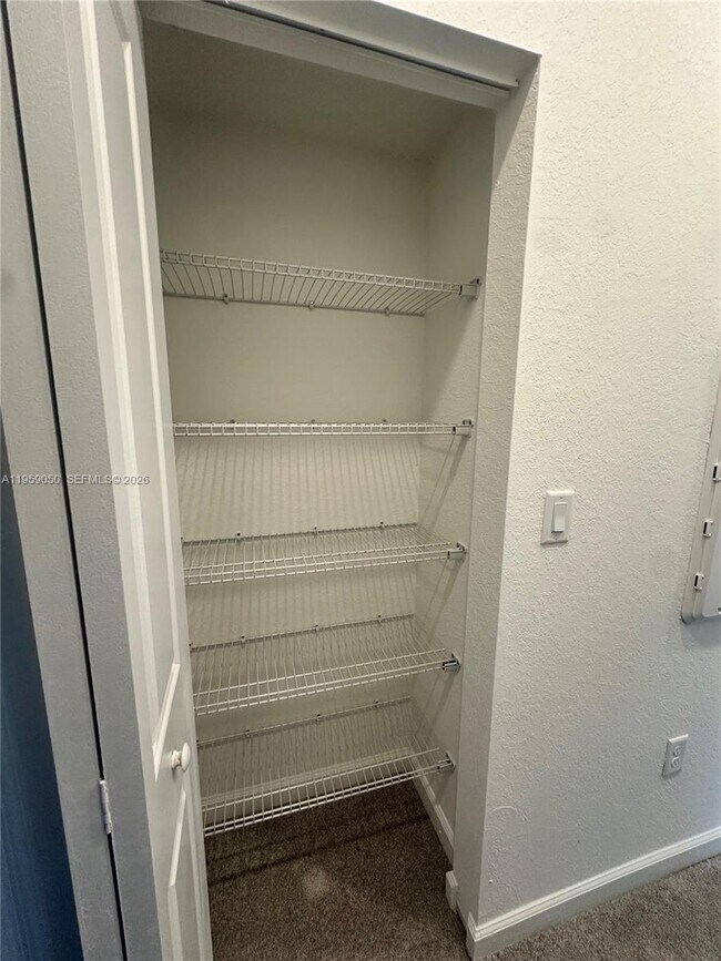 Building Photo - 2616 SE 28th Dr