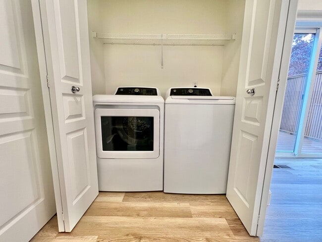 Building Photo - NEWLY RENOVATED! Spacious 2-Bedroom Townhome in a Charming Cul-de-Sac!