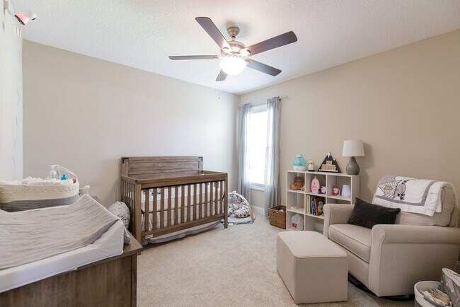 Building Photo - Contemporary 4BR/2BA Home with 2-Car Garage, Spacious Yard, and Close Proximity to Moody Air Forc...