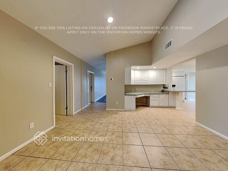 Building Photo - 2464 Carolton Rd