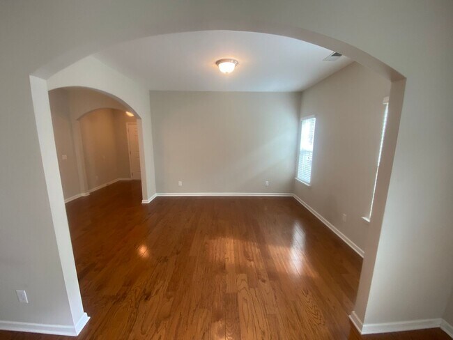 Building Photo - 4 Bedrooms 2.5 Baths in Richmond Hill, Available in 8/10/26!! Located in the sought-after Buckhea...