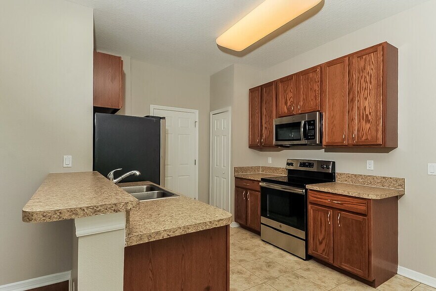 Building Photo - 915 Parker Den Dr