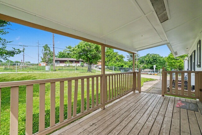 Building Photo - Cute and Cozy 3 Bed 1 Bath Home