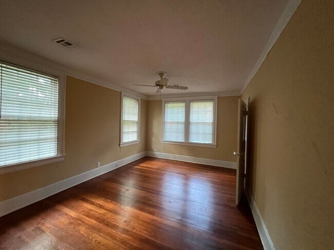 Building Photo - YELLOWBUNNY- 3352/3354-MONTEZUMA DUPLEX-CAMELIA-255/256