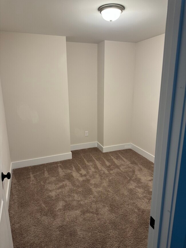 Building Photo - Mebane townhouse