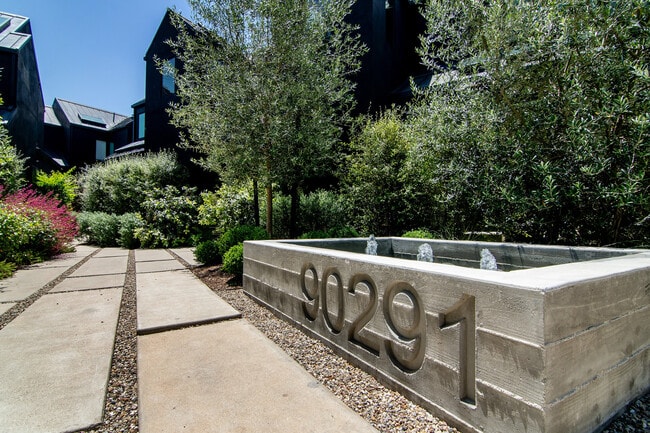Building Photo - 1813 Penmar Ave