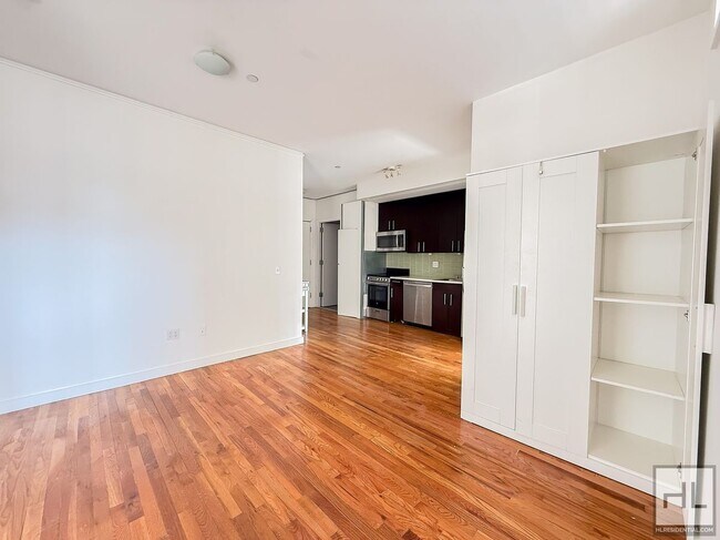 Building Photo - NOLL STREET / Bushwick 3-Bed 2-Bath