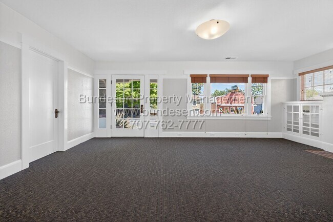 Building Photo - 612 Petaluma Blvd S