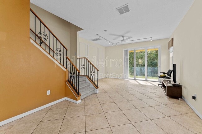 Building Photo - 1938 Fiesta Ridge Ct