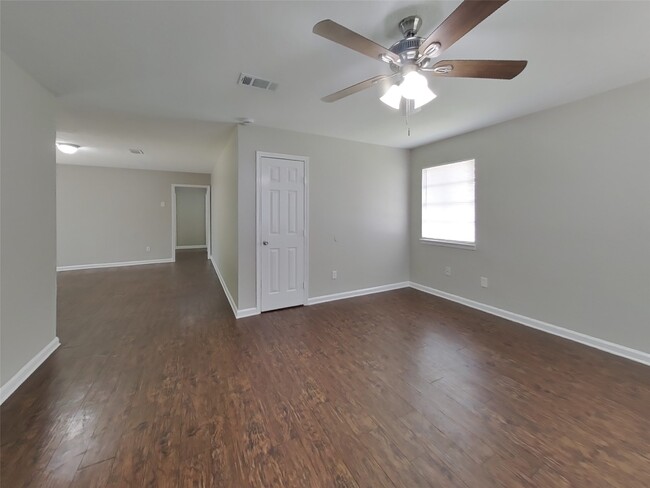 Building Photo - 5234 Jorns St