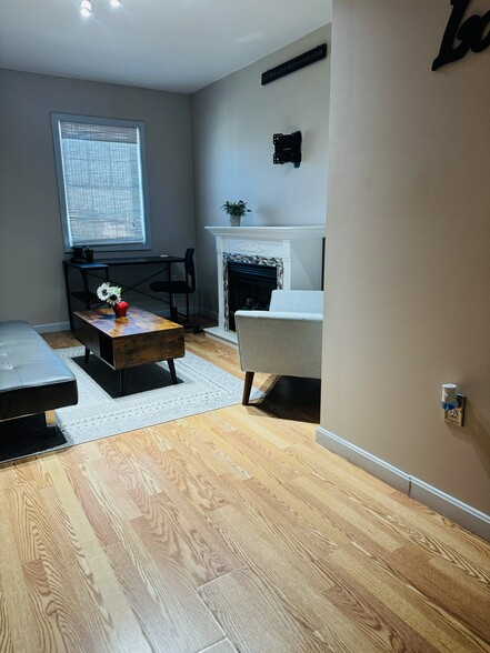 Building Photo - 65 Asti Ave