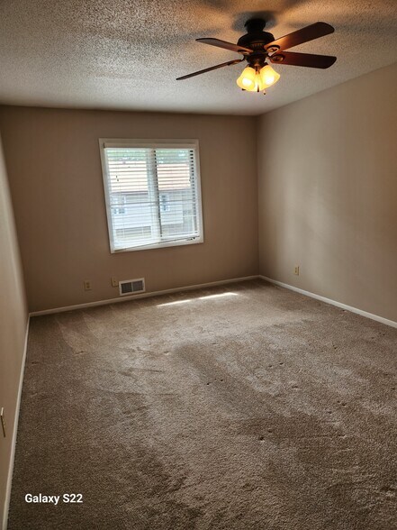 Master bedroom - 14378 Sorrel Way